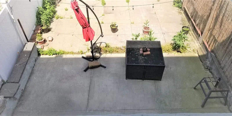 Rented by Virtual Real Estate | media 10