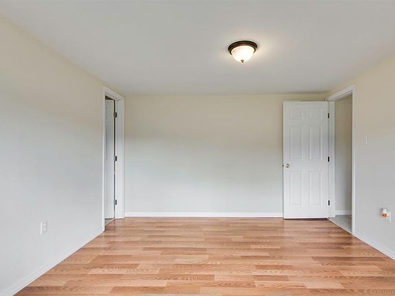 3rd image of 919 Beech Ave