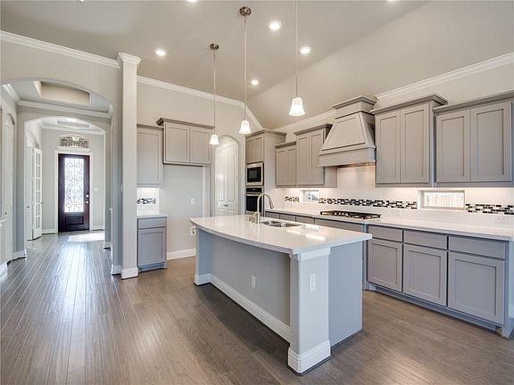 4th image of 10382 Omega Ln