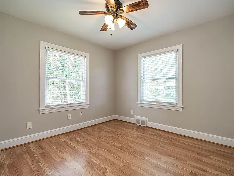 205 Delway St #B — Photo 10
