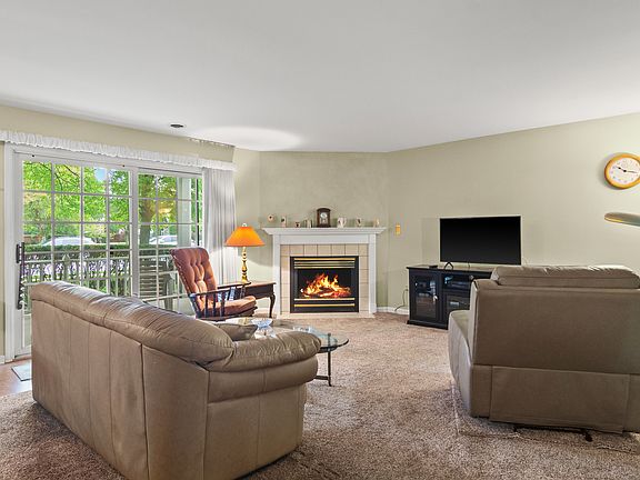 5th image of 9826 Parkway Dr #9826