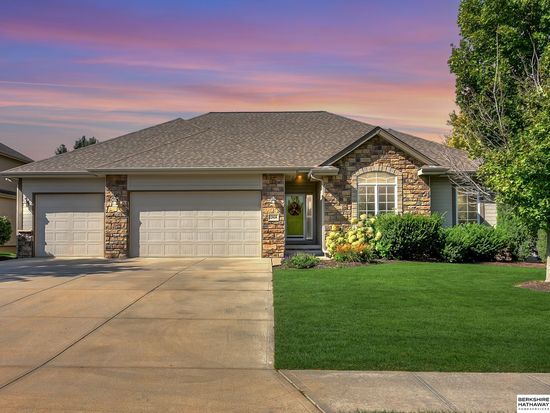 12434 S 81st Ave, Papillion, NE 68046