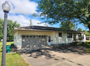 311 2nd Ave SW, Glenville, MN 56036