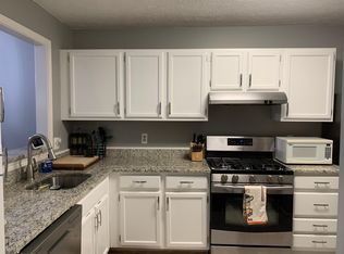 2267 Hunters Run Dr, Reston, VA 20191