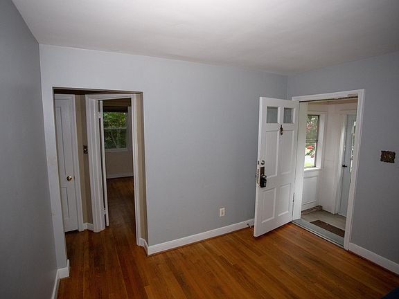 4th image of 2849 Rogers Dr