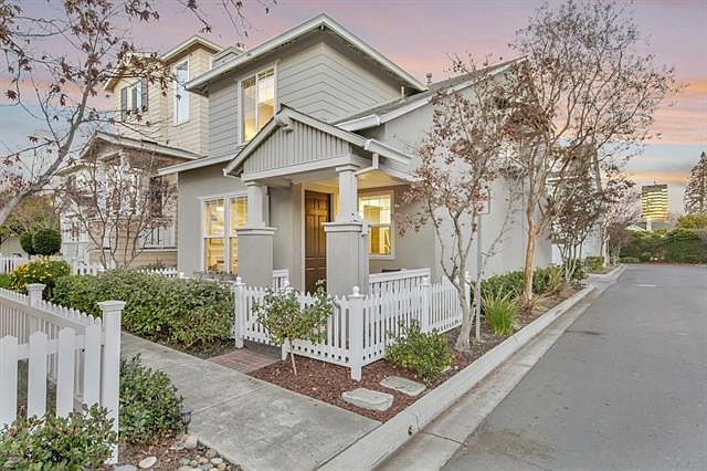 1st image of 31 Tapestry Ct