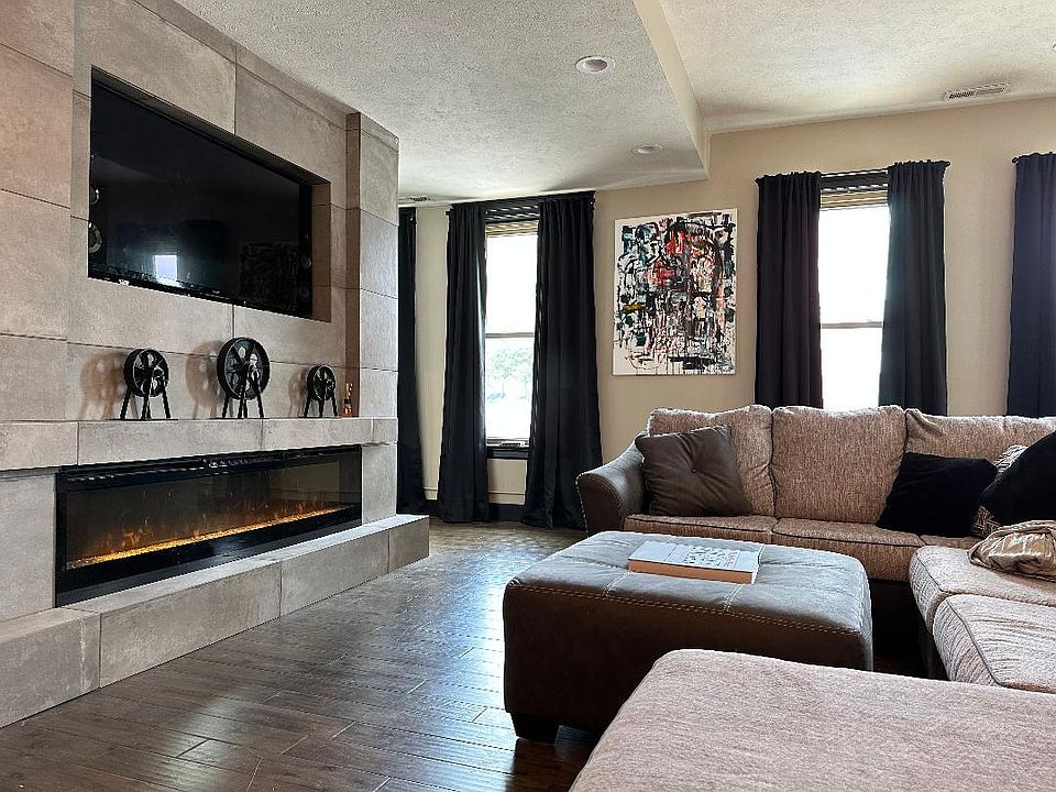 1st image of 301 S 11th St #303