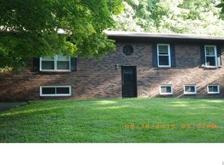 4889 Green Valley Dr, High Ridge, MO 63049