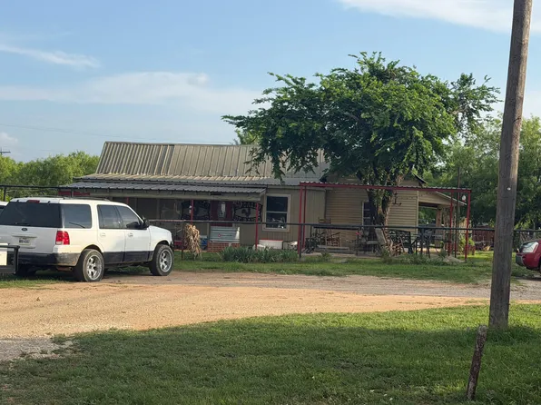 125 Lombard St, Baird, TX 79504