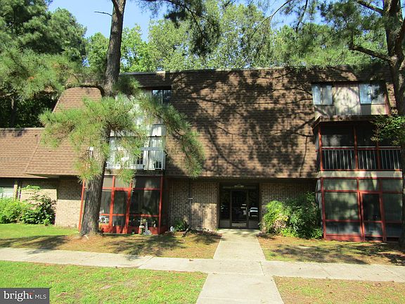 2nd image of 515 Glenburn Ave APT 211C