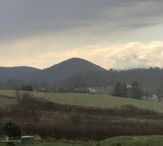 Deep Hole Rd, Drums, PA, 18222