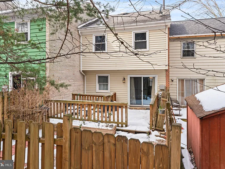 2053 Mayflower Dr — Photo 45