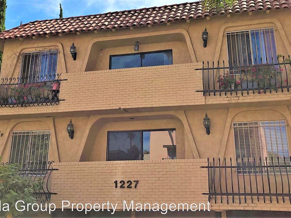 1st image of 1227 Wellesley Ave APT 8