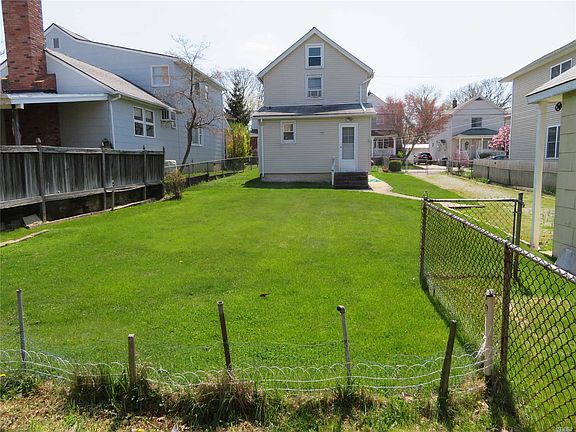 5th image of 19 Henderson Ave