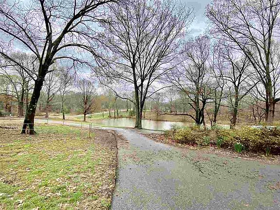 3rd image of 1595 Hickory Grove Loop