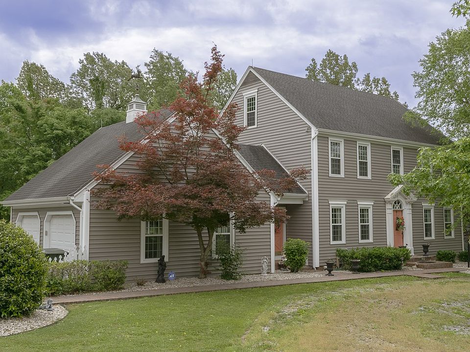 1st image of 230 White Oak Ln