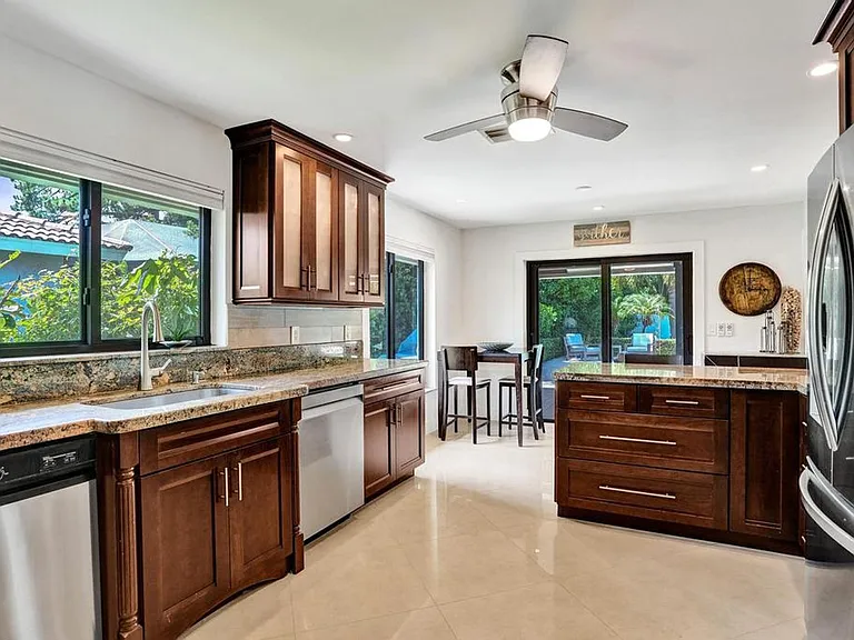 5569 Wind Drift Ln — Photo 32
