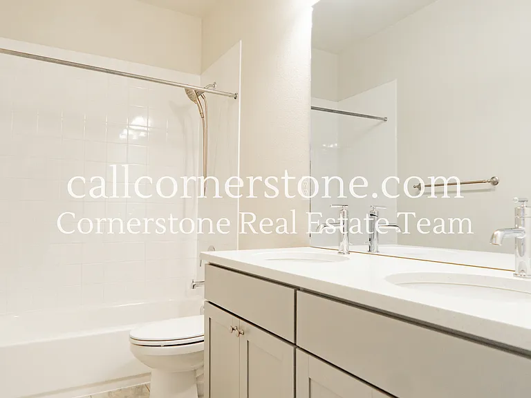 10120 Kentwood Dr — Photo 24