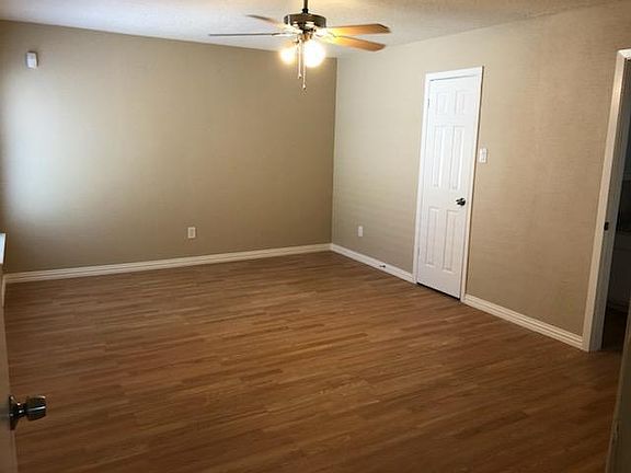 5th image of 1642 Grand Park Dr