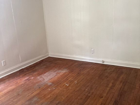 2nd image of 4757 Bank St