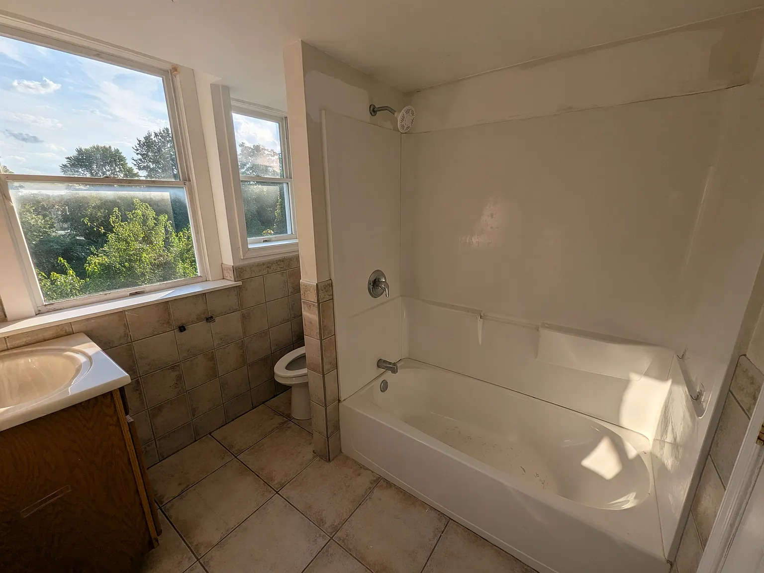 4 bed, 1500 sqft, $2,185 — Photo 4