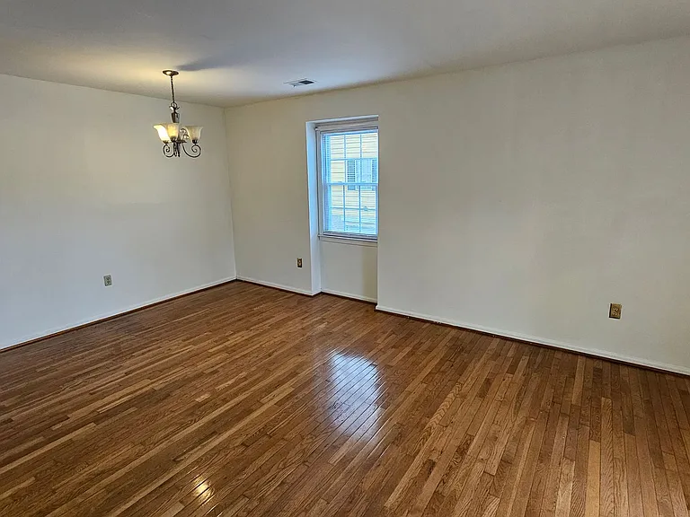 904 Winterstick Pl — Photo 4