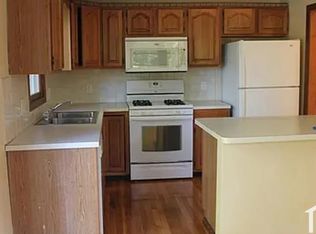 83 Winter St, Wrentham, MA 02093