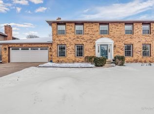 2019 Cromwell Dr, Wheaton, IL 60189