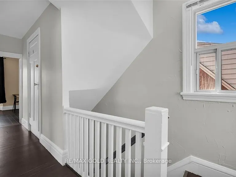 746 King St W — Photo 8