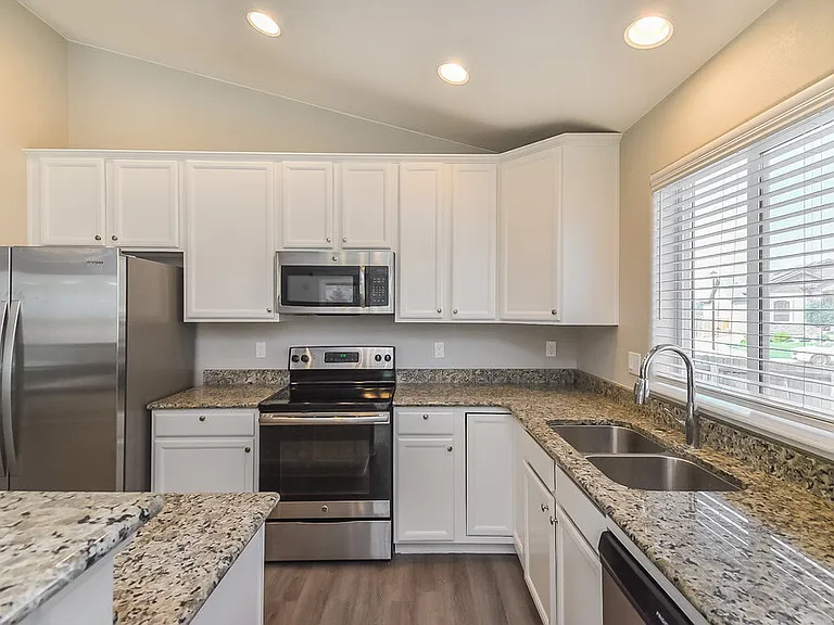 6863 Phantom Way — Photo 8