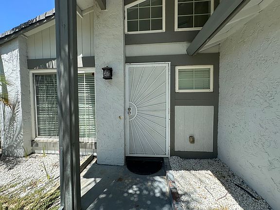 5th image of 9625 Bradhugh Ct