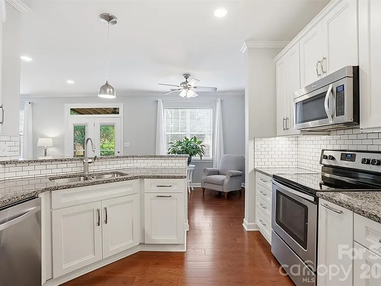 19512 Topgallant Dr — Photo 21