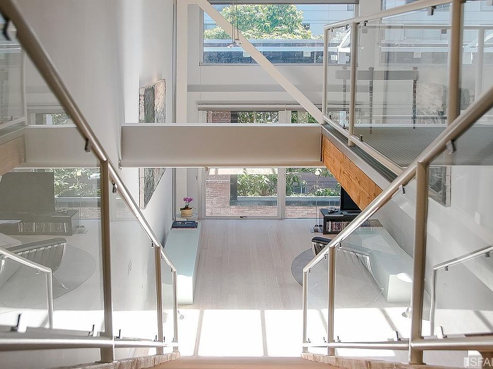 1st image of 650 Delancey St APT 406