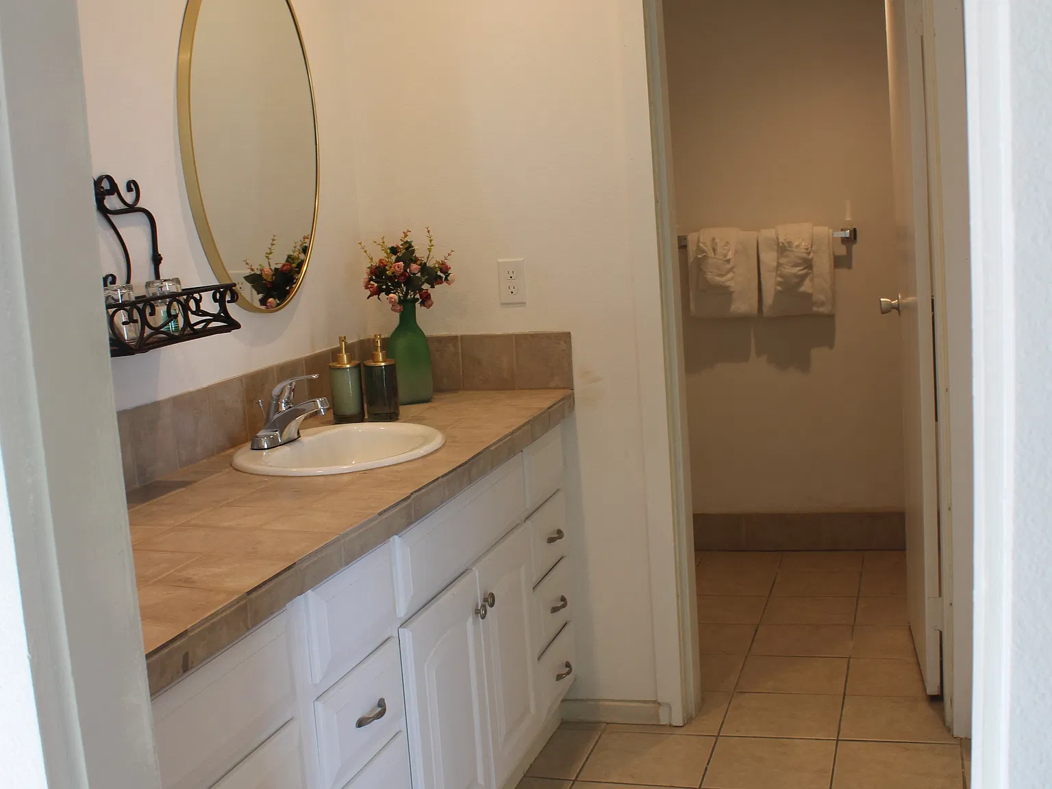 Studio, 600 sqft, $1,600 — Photo 3