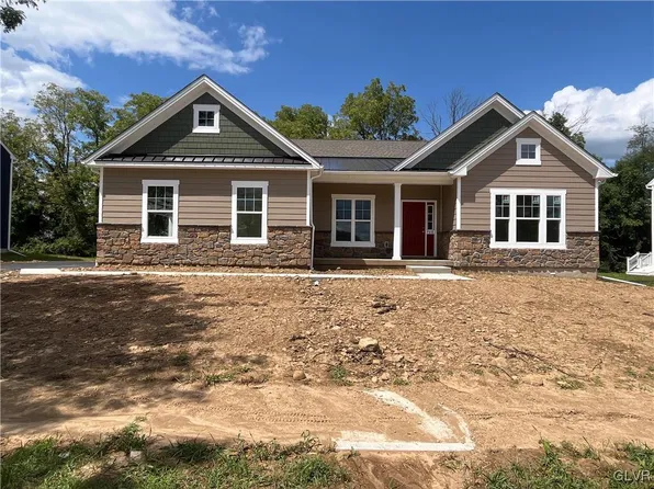 948 Fairway Dr #31, Easton, PA 18040