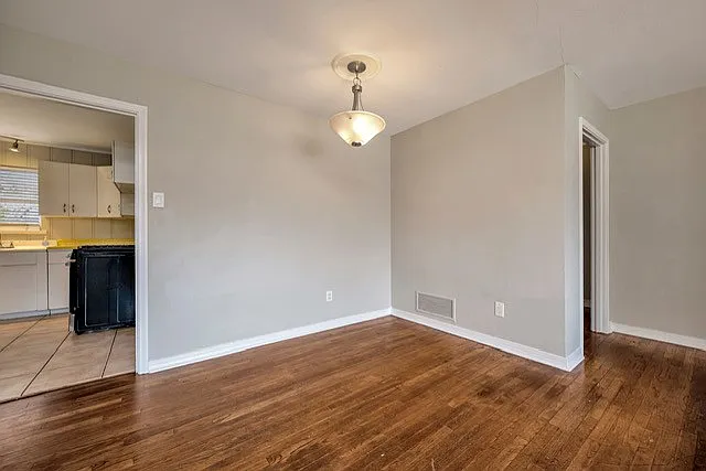 2509 Wayside Ave — Photo 5
