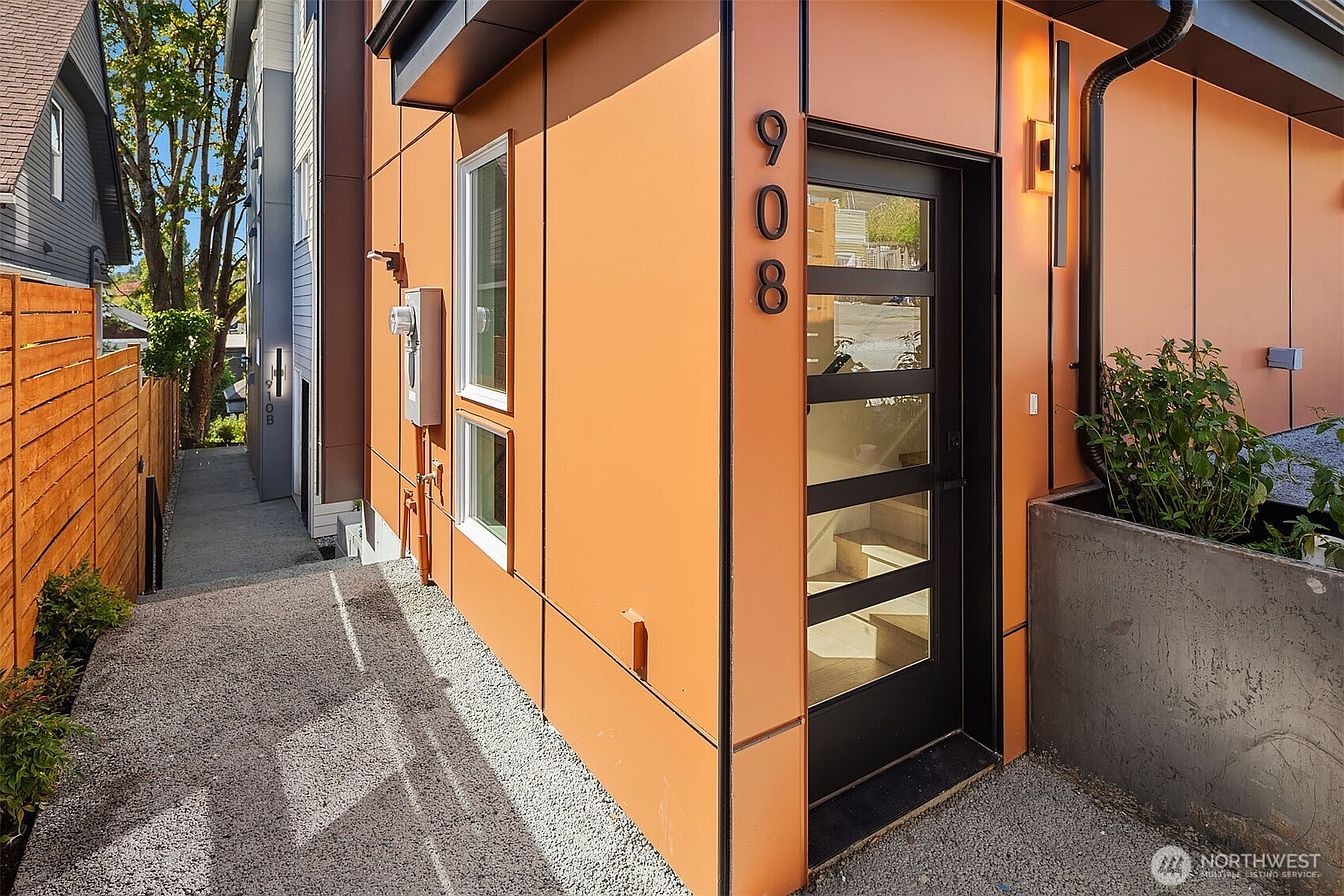 1st image of 908 29th Avenue