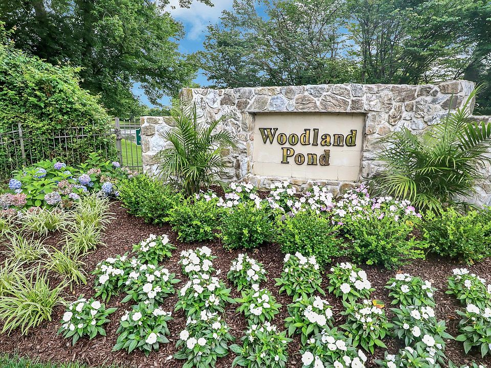 1st image of 134 Woodlake Dr #134