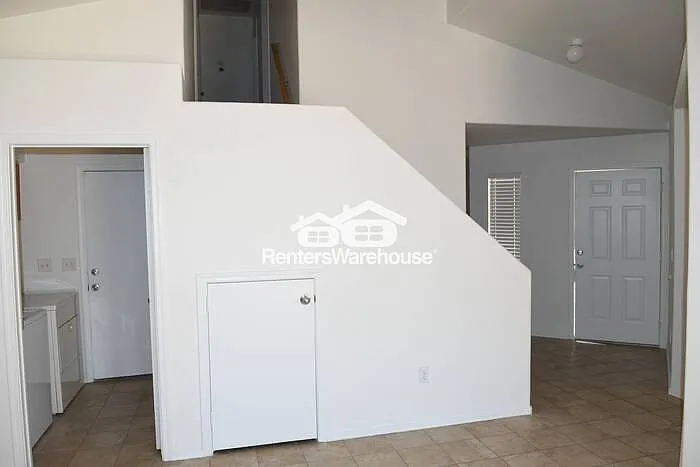 10426 W Oregon Ave — Photo 4
