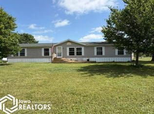 14870 300th Ct, Mason City, IA 50401