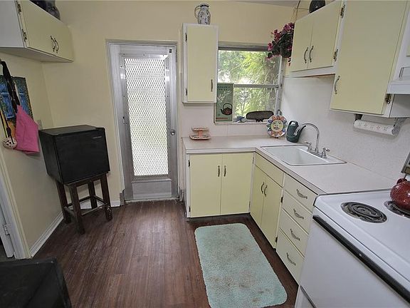 3rd image of 6132 8th Ave S