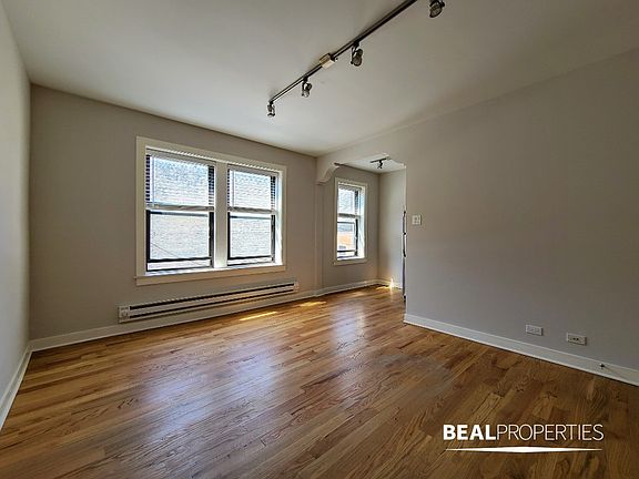 3rd image of 2420 N Kedzie Blvd #2420109