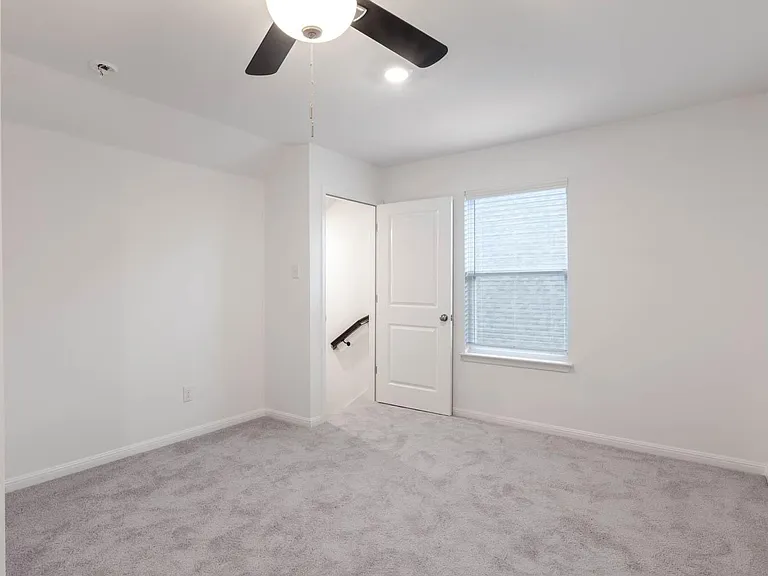 309 Barton Oak Trl — Photo 19