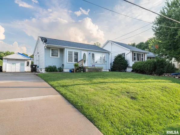 632 Roosevelt St, Creve Coeur, IL 61610