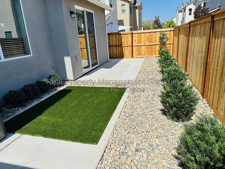 616 Ophelia Ave — Photo 9