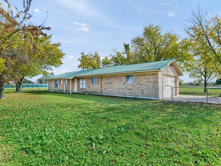 30795 US Highway 82 — Photo 19