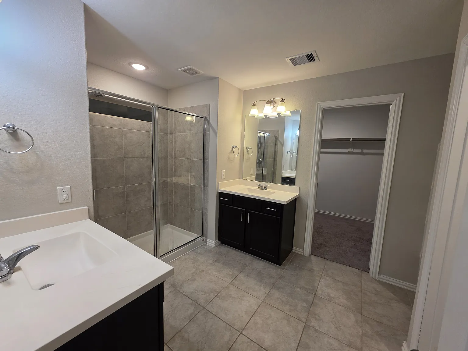 4 bed, 3.5 bath, 2080 sqft, $2,600 — Photo 4