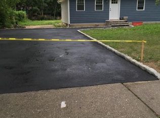 222 Manhattan Blvd, Islip Terrace, NY 11752