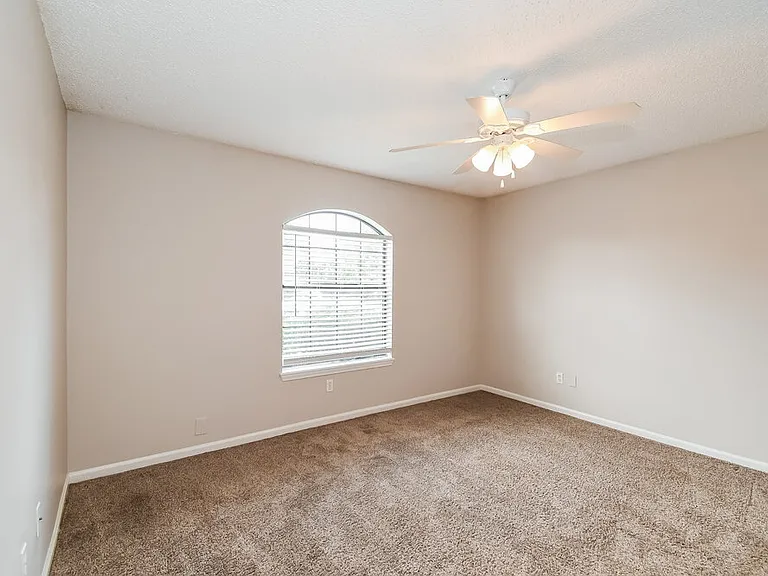 4323 Hanging Moss Dr — Photo 9