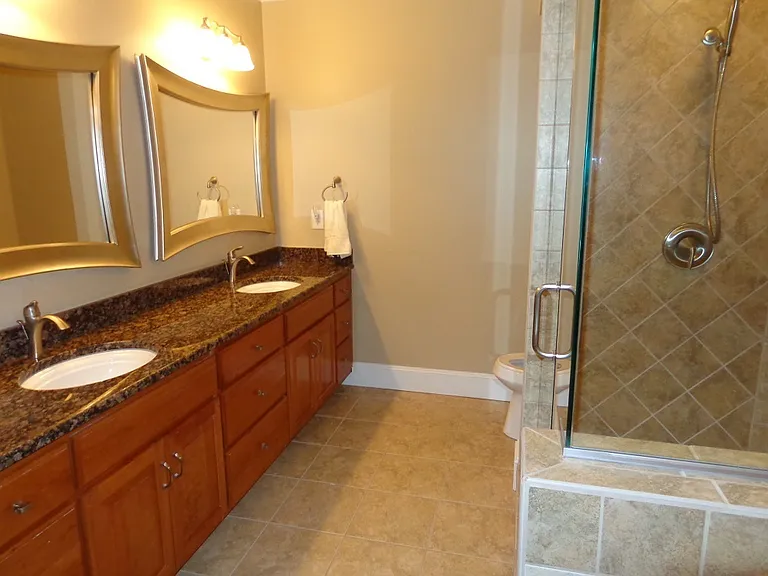 4500 Pretty Lake Ave #B2 — Photo 11